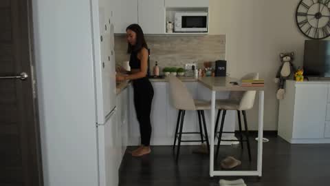 Bella online show from 09.11.25