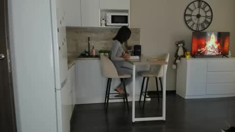 Bella online show from 09.19.25