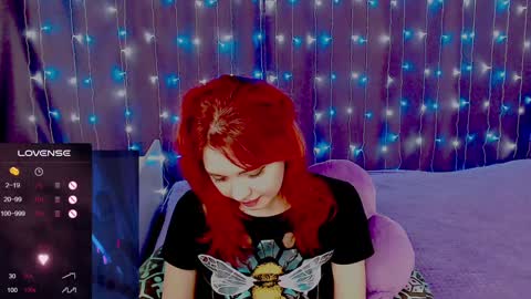 Snapshot of nimfeya chatting on 12.19.24 Nimfeya online show from 12.19.24