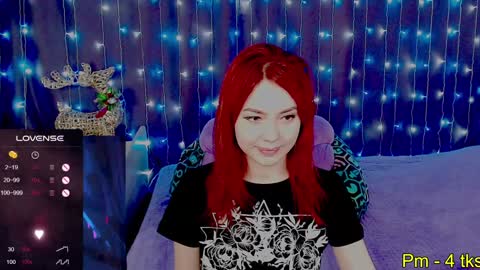 Snapshot of nimfeya chatting on 12.31.24 Nimfeya online show from 12.31.24