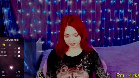 Snapshot of nimfeya chatting on 01.30.25 Nimfeya online show from 01.30.25