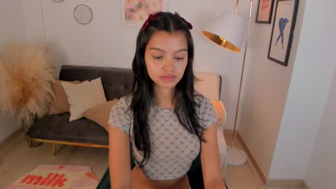 NINA online show from 02.05.25