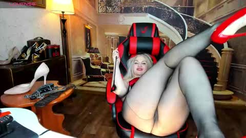 Nina online show from 02.11.26