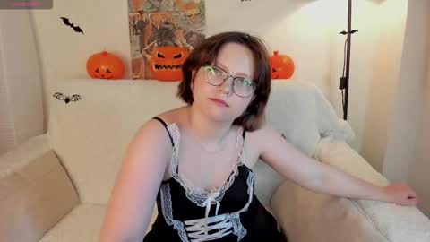 nina lunaa online show from 10.26.25