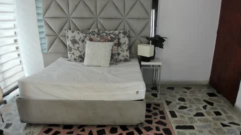  Nina  online show from 09.16.25