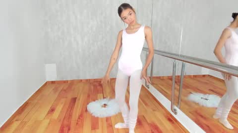 Natalia  FOLLOW ME ----  nathy po online show from 02.21.25