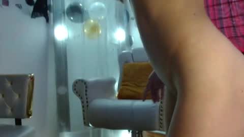 Nina Roser online show from 10.15.25