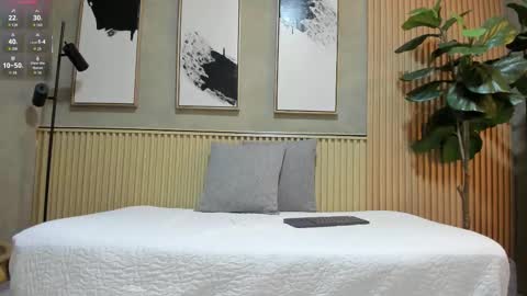 NINA online show from 09.25.25