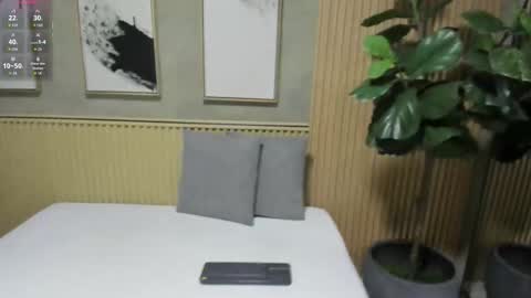 NINA online show from 09.26.25