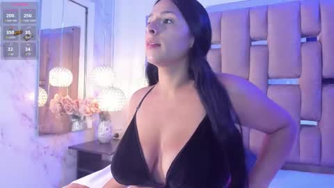 ninabloom_ online show from 03.20.26