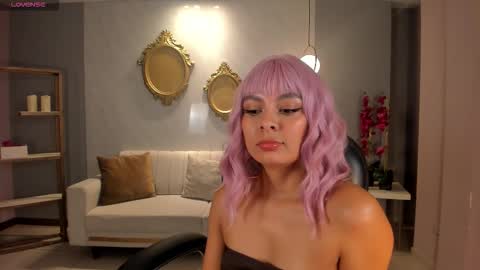 Nina online show from 10.02.25