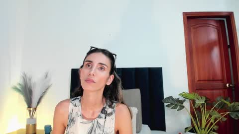Nina online show from 01.24.25