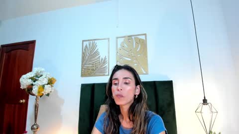 Nina online show from 02.08.25