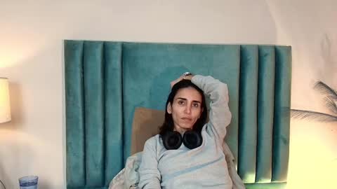 Nina online show from 10.12.25