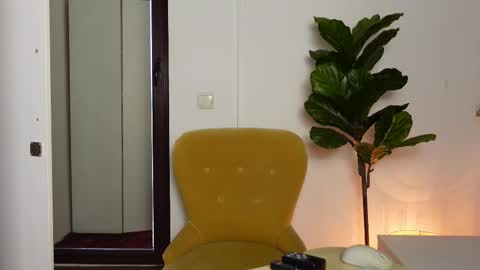 NinaCrystal online show from 09.17.25