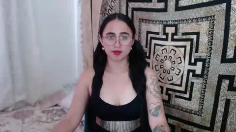 N I N A online show from 01.28.25