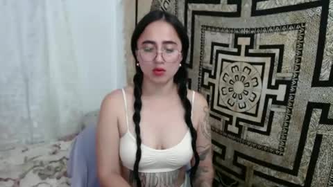 N I N A online show from 02.13.25