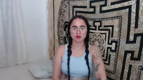 N I N A online show from 03.04.25