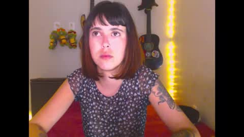 Snapshot of ninapellegrini17 chatting on 10.21.25 ninapellegrini17 online show from 10.21.25