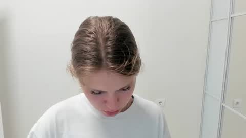 ninarihh online show from 09.11.25