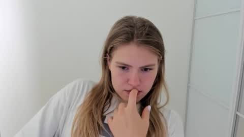 ninarihh online show from 09.15.25