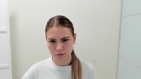 ninarihh online show from 09.19.25