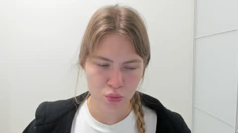 ninarihh online show from 10.07.25