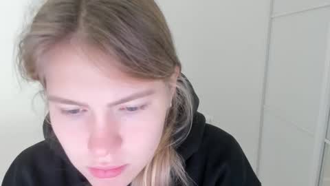 ninarihh online show from 10.12.25