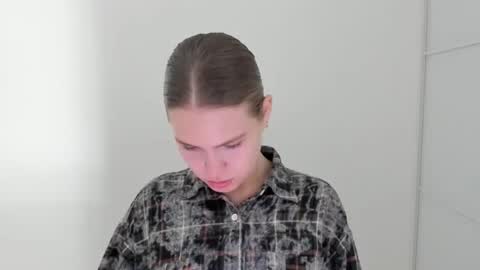 ninarihh online show from 10.27.25