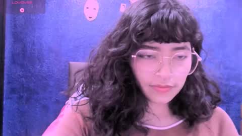 Snapshot of ninayellow chatting on 10.01.25 Nina online show from 10.01.25