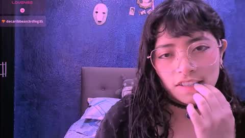 Snapshot of ninayellow chatting on 10.04.25 Nina online show from 10.04.25