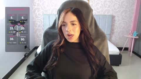 Snapshot of ninfa_ch chatting on 12.19.24 Ninfa  online show from 12.19.24