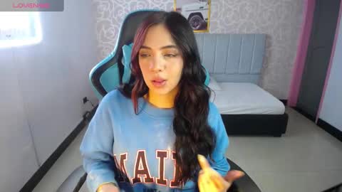 Snapshot of ninfa_ch chatting on 01.14.25 Ninfa  online show from 01.14.25