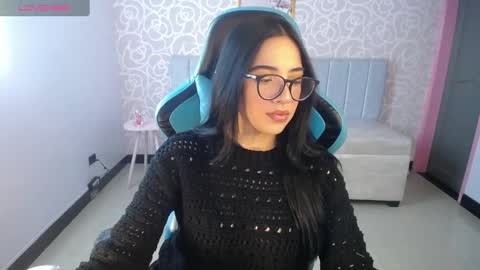 Snapshot of ninfa_ch chatting on 01.28.25 Ninfa  online show from 01.28.25