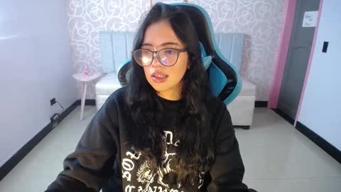 Snapshot of ninfa_ch chatting on 02.20.25 Ninfa  online show from 02.20.25