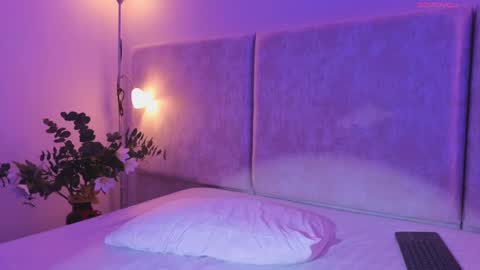 Snapshot of nioki_ chatting on 04.16.26 nioki_ online show from 04.16.26