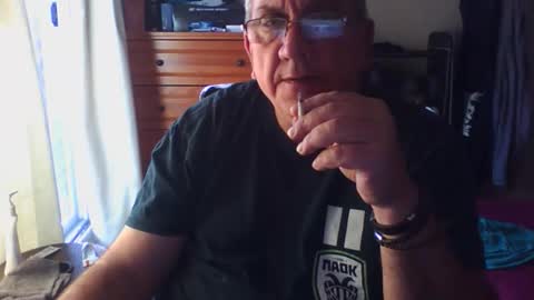 Snapshot of nionios67 chatting on 10.21.25 Dennis online show from 10.21.25