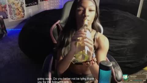 NIVIA WOLFE online show from 12.03.25