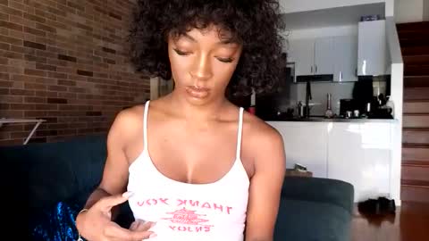 NIVIA WOLFE online show from 05.03.26