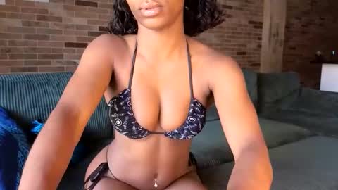 NIVIA WOLFE online show from 05.15.26