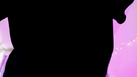  V I C T O R I A   online show from 04.22.26