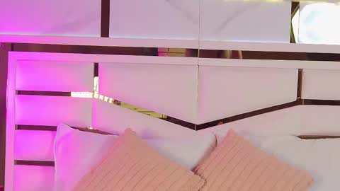 Nixx  online show from 11.22.25