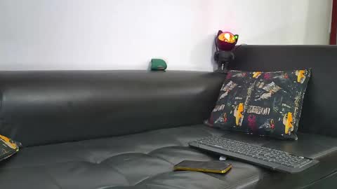 Nicolas Muscle online show from 01.18.25