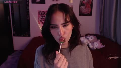 Nixxie  online show from 10.21.25