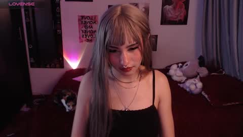 Nixxie  online show from 10.26.25