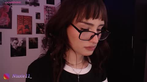 Nixxie  online show from 11.13.25