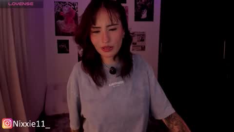 Nixxie  online show from 12.18.25