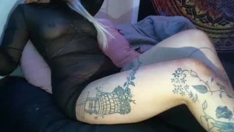 Snapshot of no_facequeen chatting on 12.16.24 Leah online show from 12.16.24