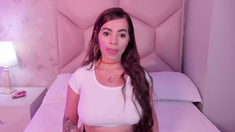 Snapshot of noa_butterfly chatting on 01.15.25   ambarsulliva  online show from 01.15.25