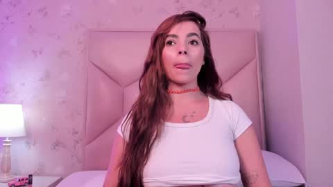 Snapshot of noa_butterfly chatting on 01.15.25   ambarsulliva  online show from 01.15.25